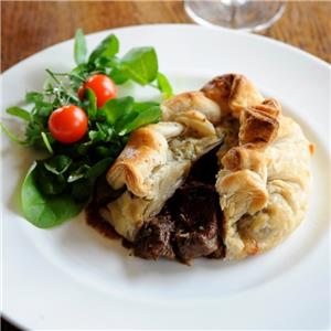 Great Berwick Longhorn Steak & Ale Pie - Frozen